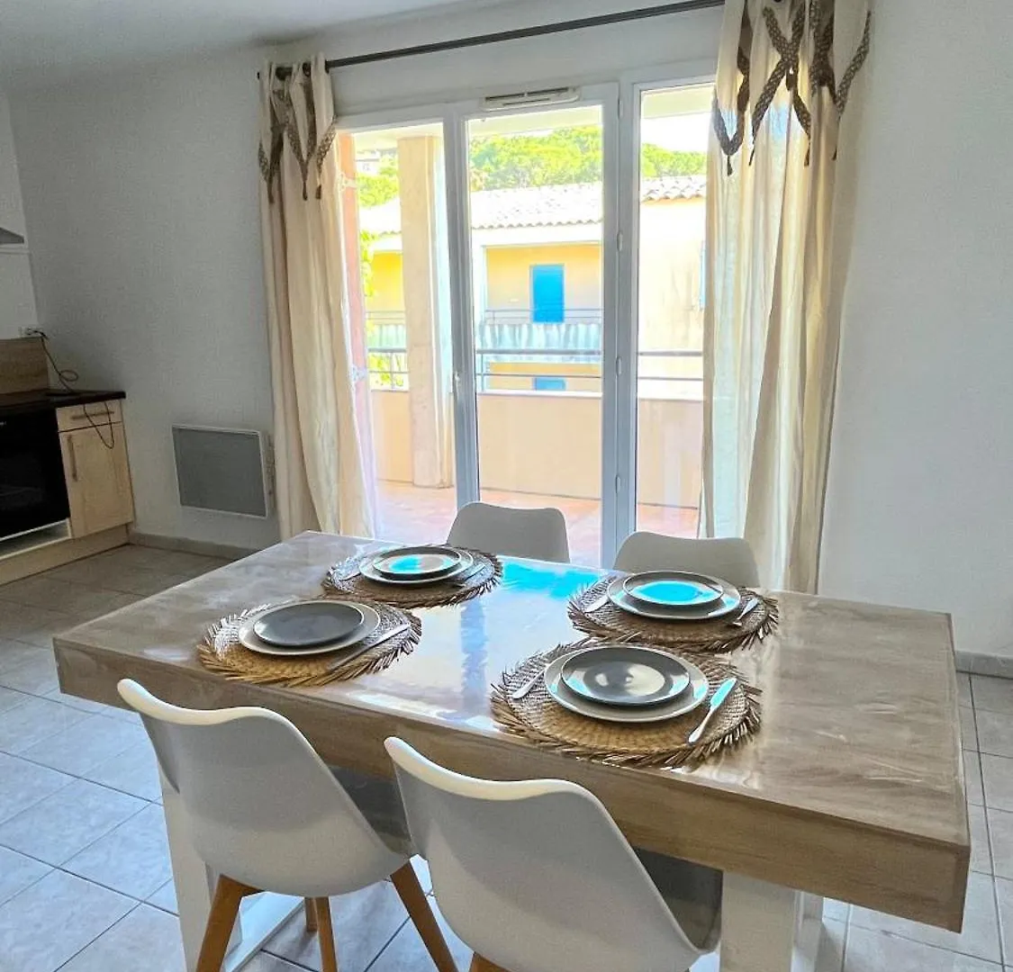 Appartement Spacieux Avec Terrasse Et Parking Prive سانت ماكسيم
