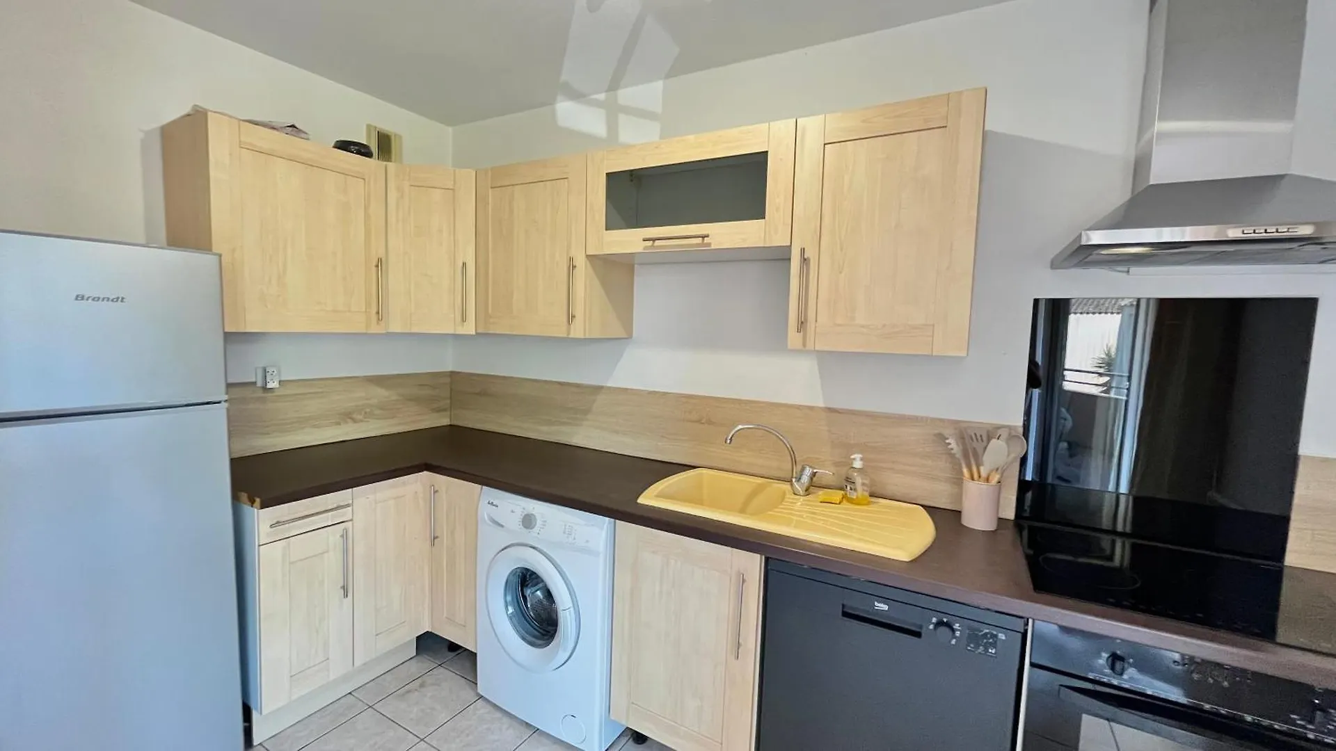Appartement Spacieux Avec Terrasse Et Parking Prive سانت ماكسيم سانت ماكسيم