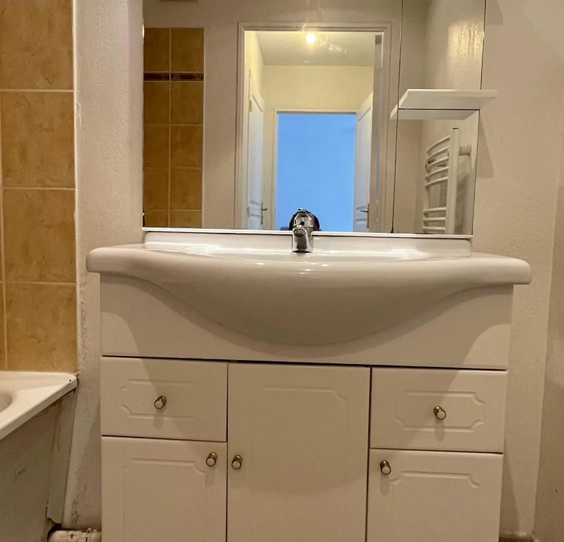Appartement Spacieux Avec Terrasse Et Parking Prive سانت ماكسيم 0*, سانت ماكسيم
