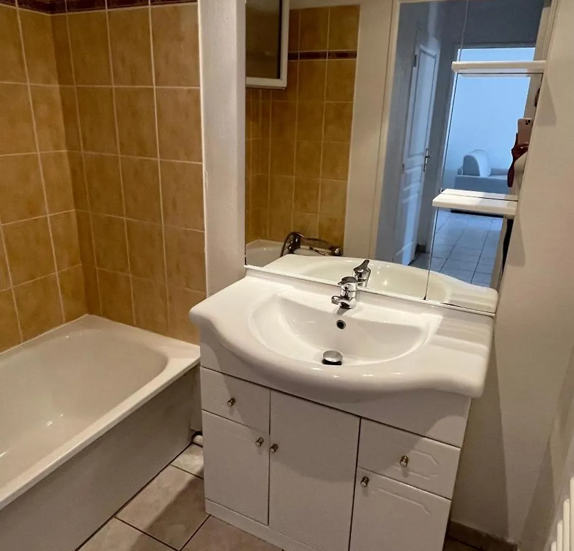شقة Appartement Spacieux Avec Terrasse Et Parking Prive سانت ماكسيم