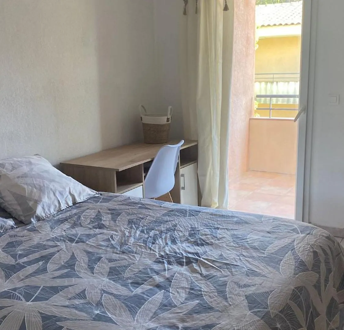 شقة Appartement Spacieux Avec Terrasse Et Parking Prive سانت ماكسيم