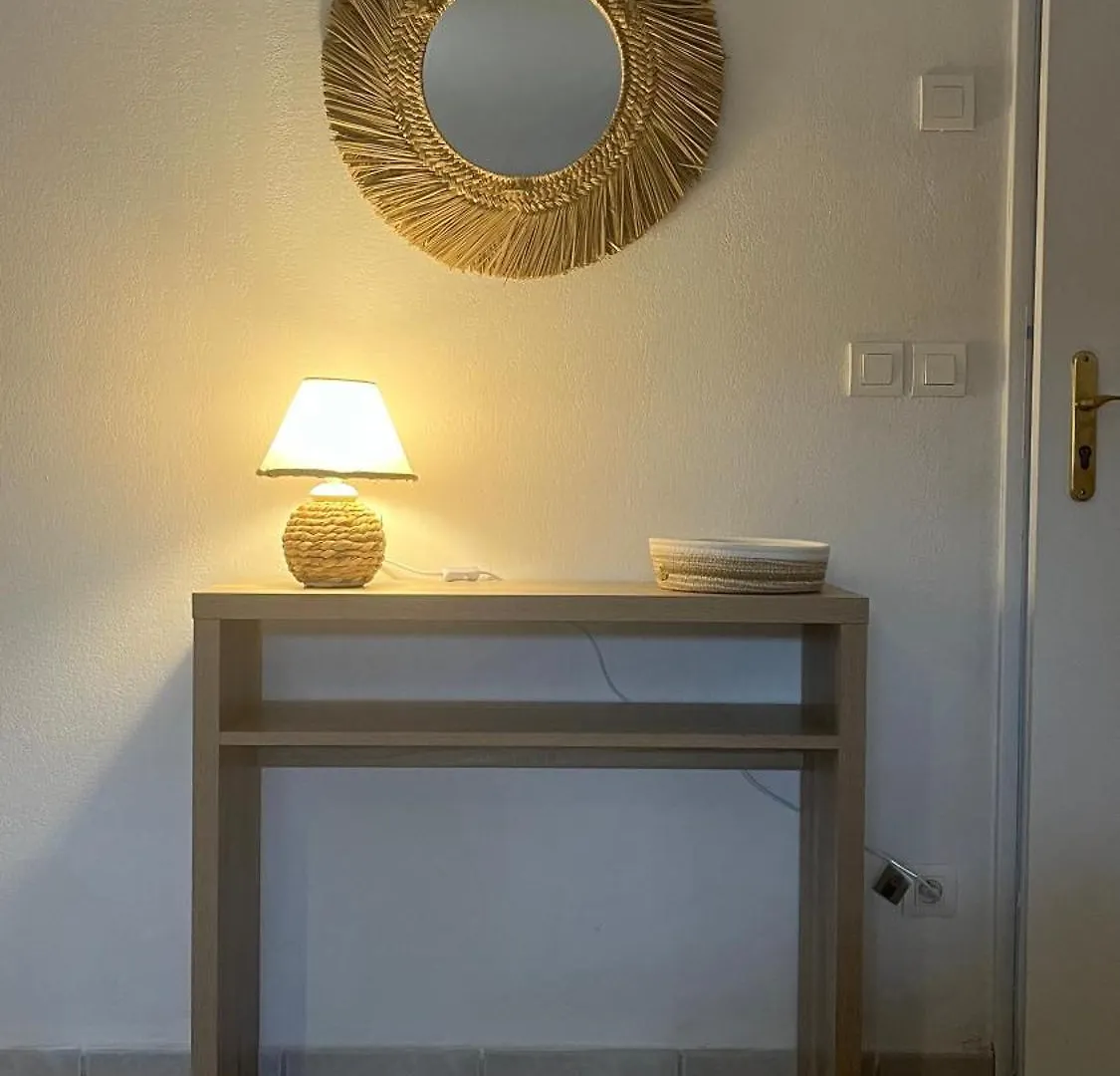 شقة Appartement Spacieux Avec Terrasse Et Parking Prive سانت ماكسيم